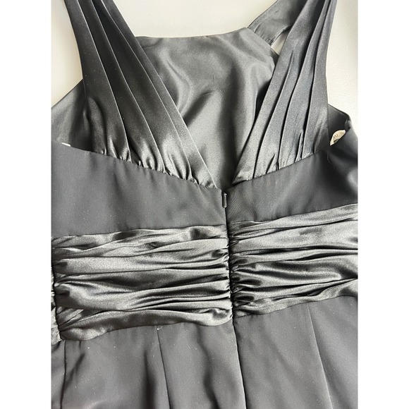 Formal Black High Neck Open Back Evening Gown with Satin Bow Detail Floor Length - Picture 5 of 9